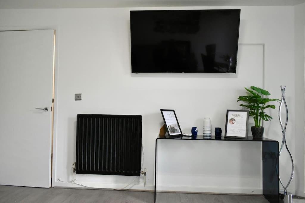 Tottenham Hotspurs Stays At The Gascoigne Suite ลอนดอน ภายนอก รูปภาพ