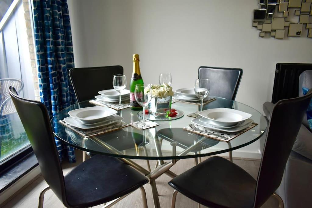 Tottenham Hotspurs Stays At The Gascoigne Suite ลอนดอน ภายนอก รูปภาพ