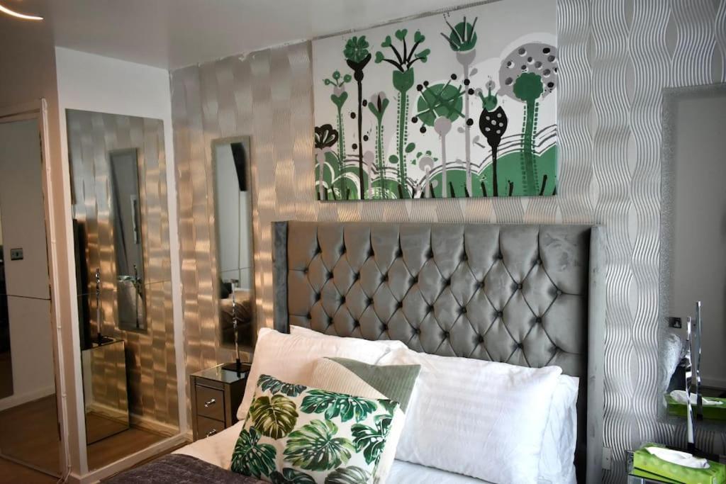 Tottenham Hotspurs Stays At The Gascoigne Suite ลอนดอน ภายนอก รูปภาพ